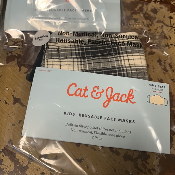 Play-Doh sanitizer/lip balm and holder 8 mask - Picture 4 of 5